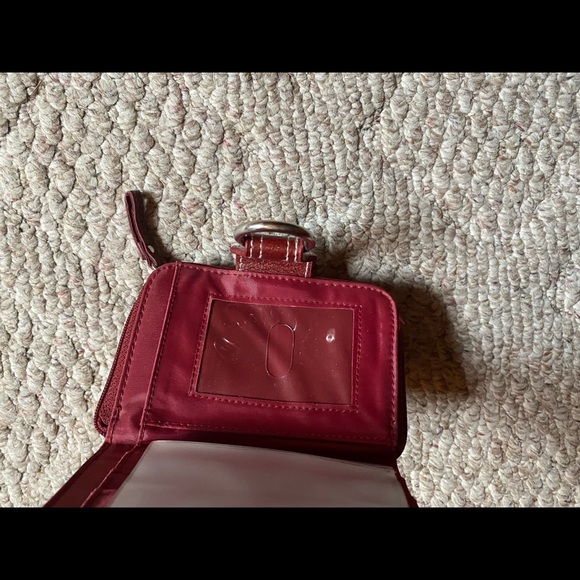 Compact red wallet like new - Picture 4 of 5